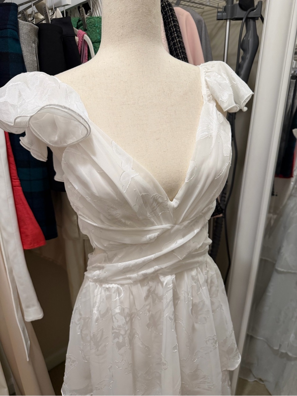 Evolutionary Apparel White Tiered Maxi Dress W/ Open Lace-Up Back– Size XL